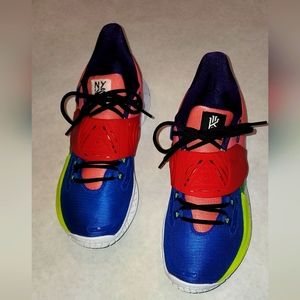 Mens basketball sneakers